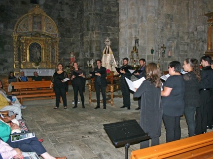 Los vecinos de San Martín de Castañeda acuden a la llamada de la música antigua