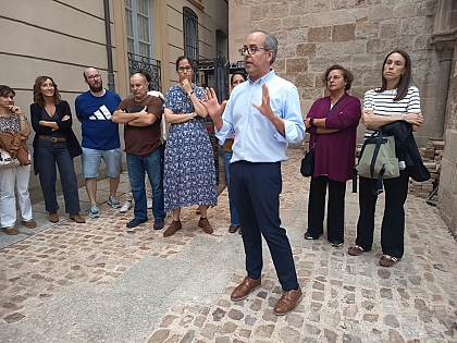 El Plan Románico Atlántico muestra las obras de La Magdalena a medio centenar de profesores